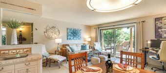 Pet-friendly 55+ Green Valley Home w/ Golf Gear!