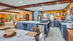 Private kitchen - Unique Canyon Cabin: Arkansas River Access & Views (Cotopaxi)