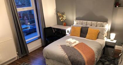 Comfort Home From Home Bolton Central Hilden St - Sleeps - 10