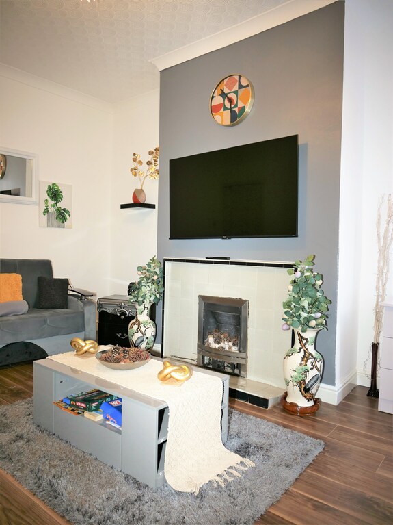 Comfort Home From Home Bolton Central Hilden St - Sleeps - 10 - Bolton