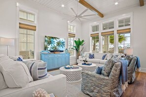 Téléviseur connecté, lecteur de DVD, livres, sélection de films