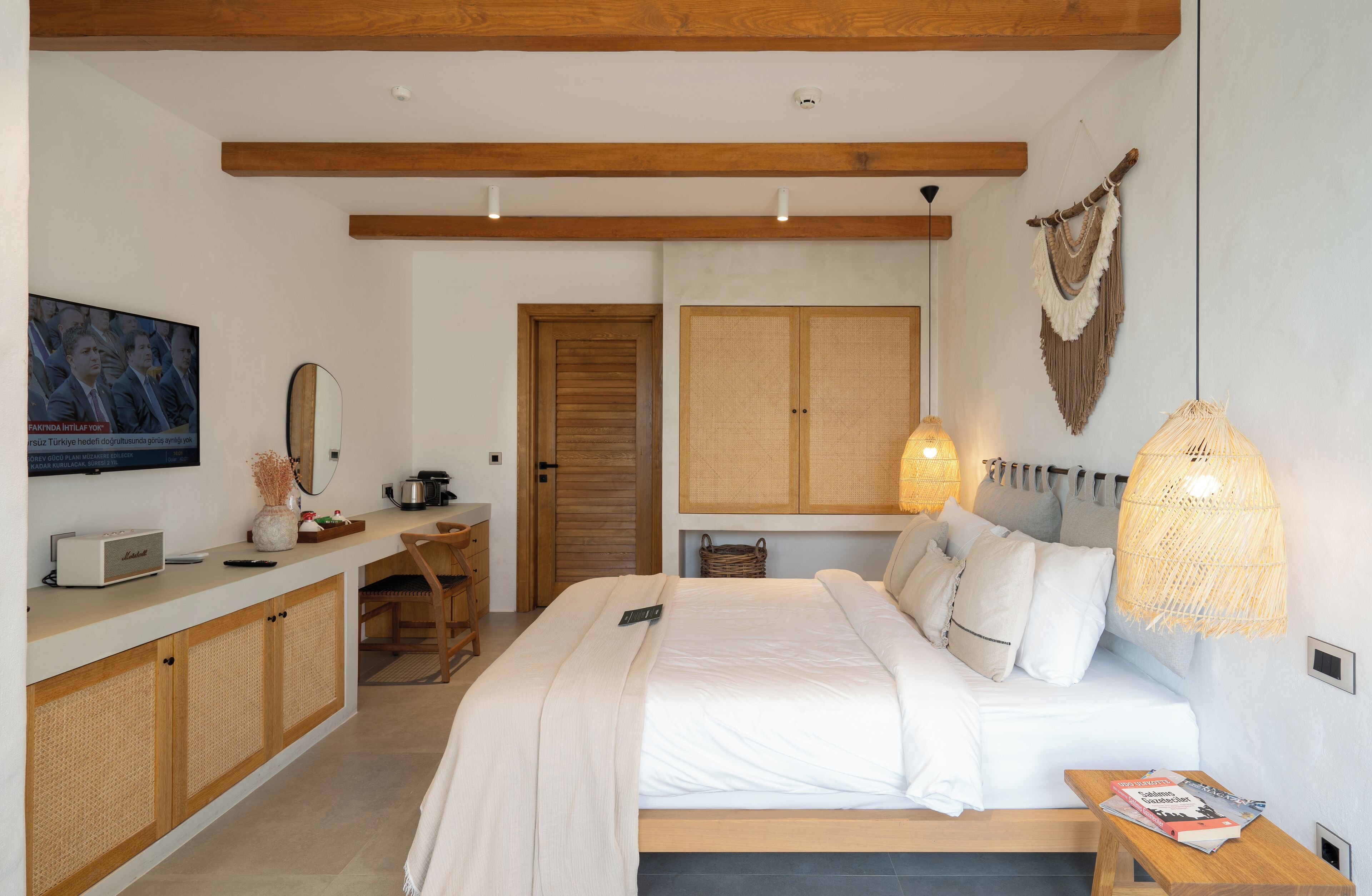 Room 101 - Deluxe Standart | 高档床上用品、迷你吧、客房内保险箱、办公桌