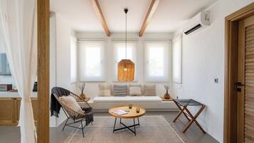 Room 207 - Deluxe Standart | Badezimmer | Haartrockner, Bademäntel, Hausschuhe, Handtücher