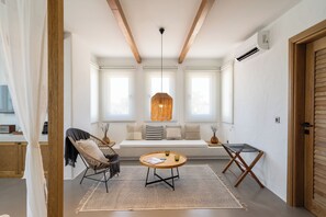 Room 207 - Deluxe Standart | Bathroom | Hair dryer, bathrobes, slippers, towels