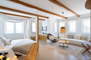 Room 207 - Deluxe Standart | Premium bedding, minibar, in-room safe, desk