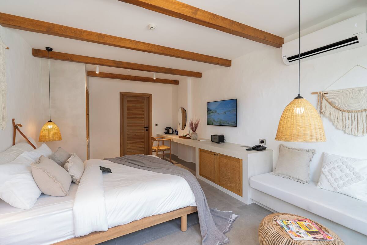 Room 106 - Deluxe Standart | Premium bedding, minibar, in-room safe, desk