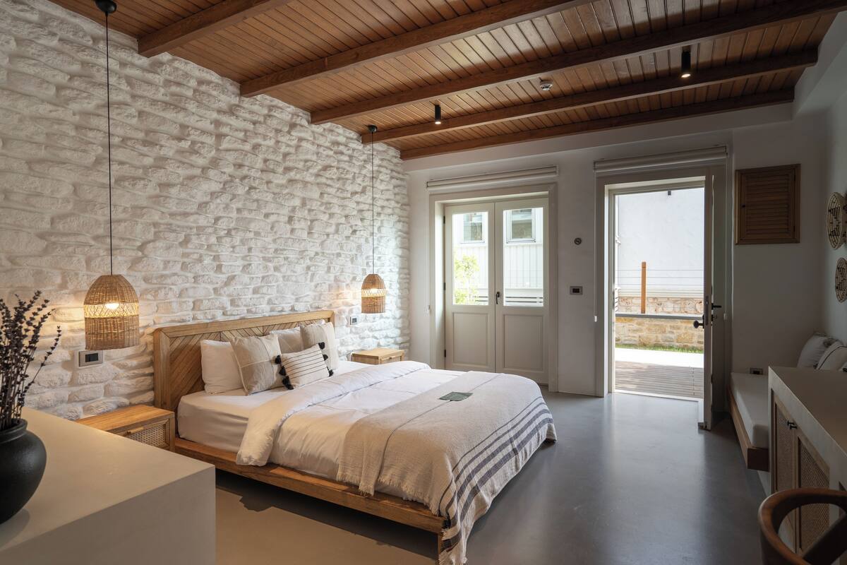 Room 105 - Deluxe Standart | Premium bedding, minibar, in-room safe, desk