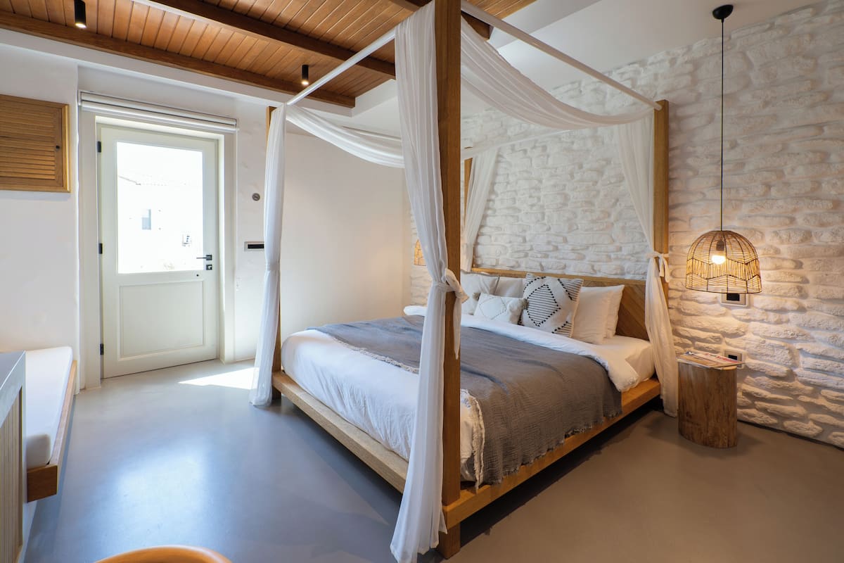 Room 102 - Deluxe Standart | Premium bedding, minibar, in-room safe, desk