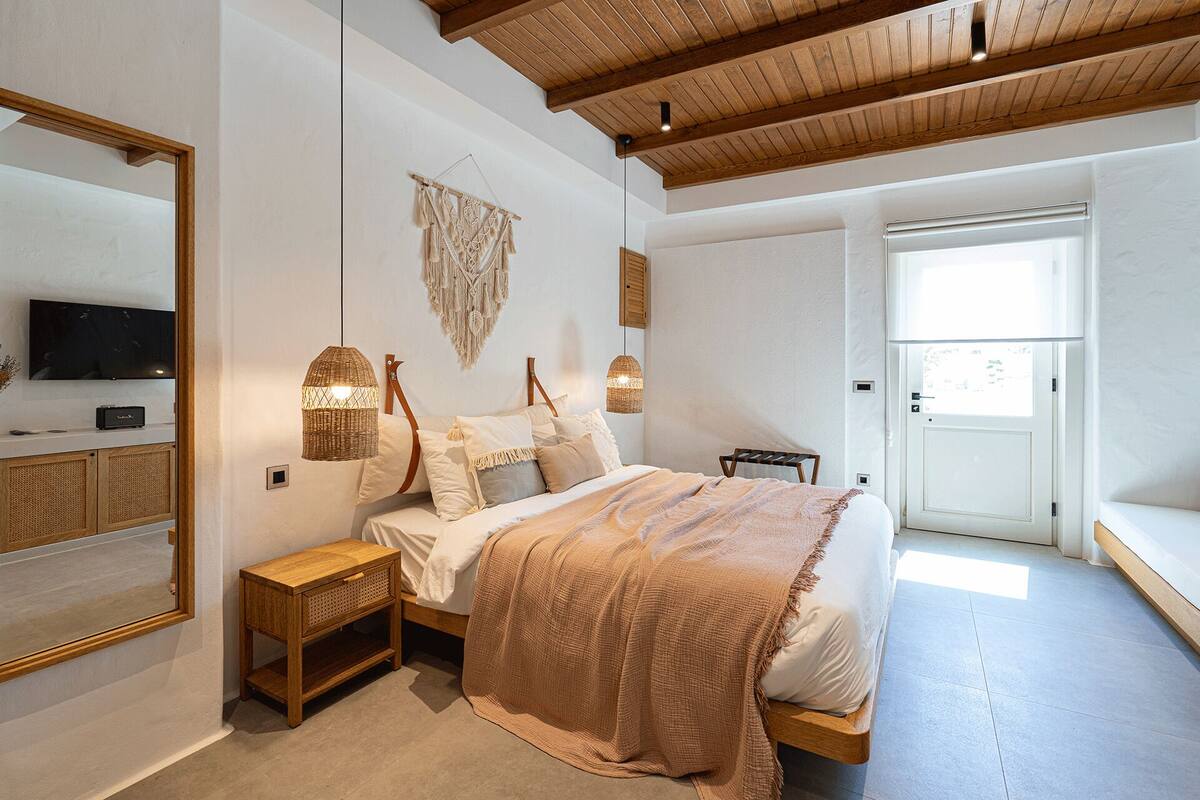 Room 113 - Deluxe Standart Oda | Premium bedding, minibar, in-room safe, desk