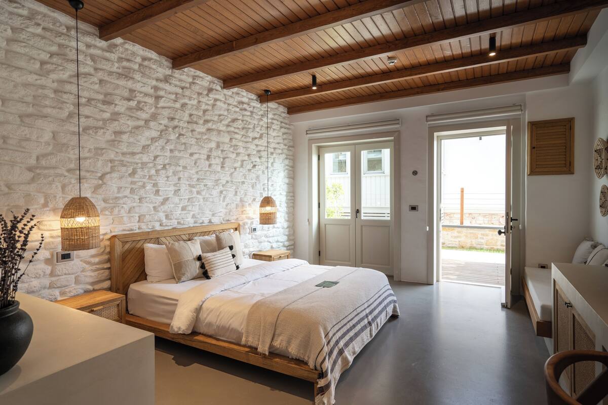 Room 105 - Deluxe Standart | Premium bedding, minibar, in-room safe, desk