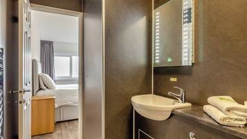 Superior Room | Bathroom | Toilet paper