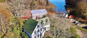 Single-family home situated on the waterfront in the beautiful midcoast Maine
