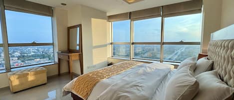 3 室のベッドルーム、アイロン / アイロン台、WiFi、ベッドシーツ
