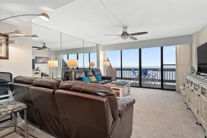 TV - Beautiful 2 Bed Oceanfront with Indoor Pool! (Ocean City)