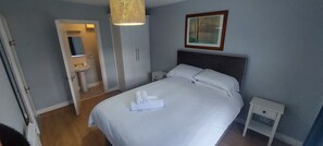2 Schlafzimmer, Bügeleisen/Bügelbrett, WLAN, Bettwäsche