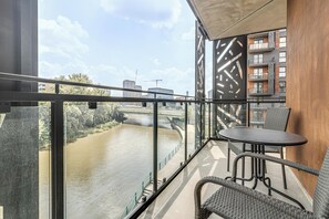 Comfort Apartment, 2 Bedrooms | Balcony - RentPlanet - Apartamenty Michalczyka (Wroclaw)