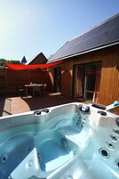 Lodge | In-room safe, desk, blackout drapes, soundproofing