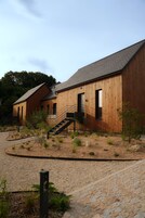 Lodge | In-room safe, desk, blackout drapes, soundproofing