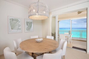 Dining - Beachcomber 27 by Grand Cayman Villas (7 Mile Beach)