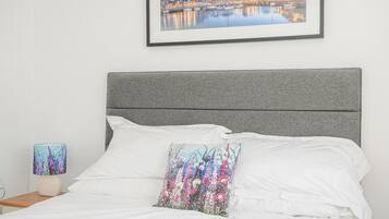 1 bedroom, individually decorated, individually furnished, free WiFi