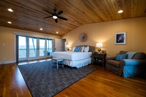 5 bedrooms, iron/ironing board, WiFi, bed sheets - New Buffalo Private Pool, Lake Access & So Much More (New Buffalo)