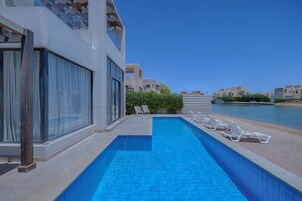 Private pool