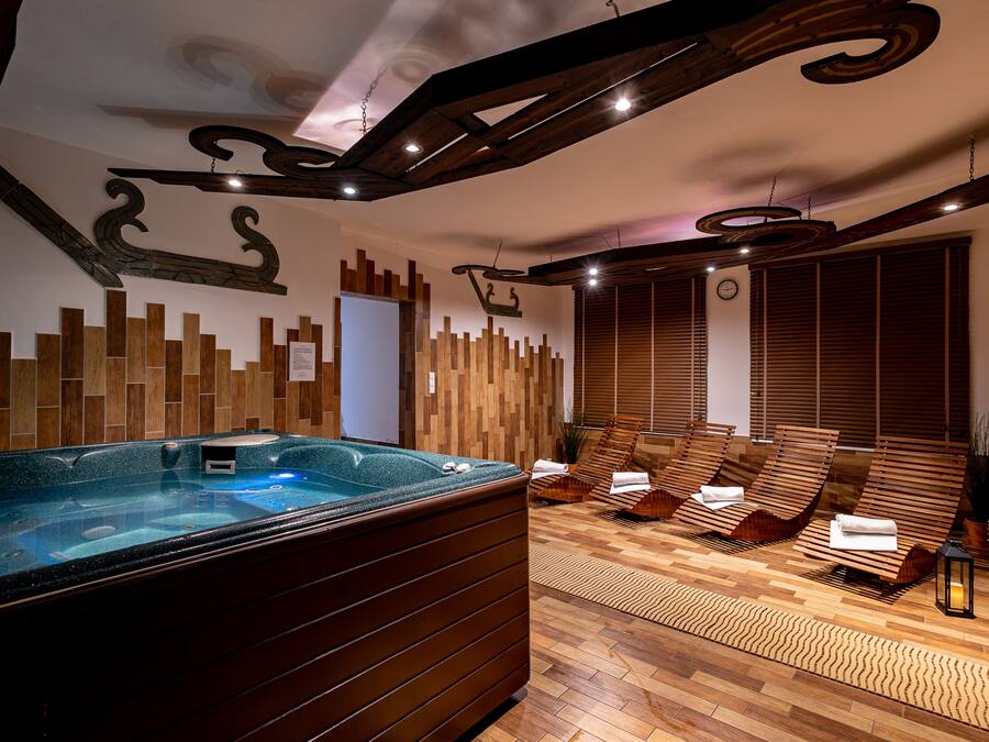 Sauna, boblebad, dampbad, massagebehandlinger