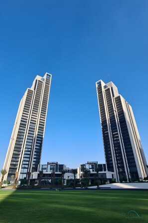 Exterior - Beautiful 1BR Apartment in Harbour Gate 1, Dubai Creek Harbour by Deluxe Holiday Homes (Dubai)