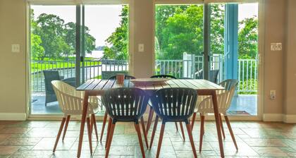Waterfront with Boat Slip, Sports Bar, SUP'S, Great Location!