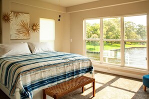 3 bedrooms, iron/ironing board, travel crib, free WiFi
