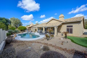 A heated pool - Renovated, Beautifully Decorated in Troon North (Scottsdale)