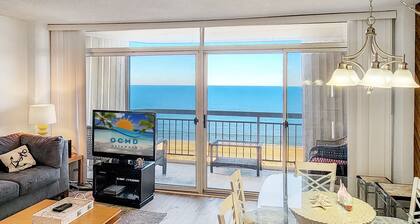 Oceanfront Condo steps to the beach! Pool, tennis courts, pickleball courts and more! Fountainhead Towers #1109