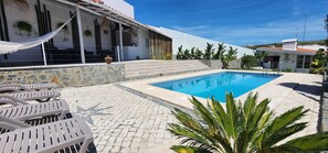 Outdoor pool, a heated pool - Piscina e Sala de Jogos Junto às Praias de Santa Cruz e Ericeira (Torres Vedras)