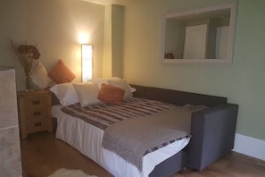 1 bedroom, WiFi, bed sheets