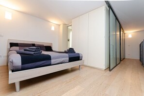 2 slaapkamers, een strijkplank/strijkijzer, wifi, beddengoed