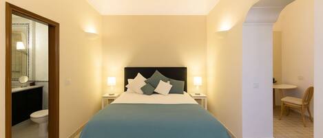 1 غرفة نوم ومكواة/لوح كي وواي فاي وملاءات أسرّة