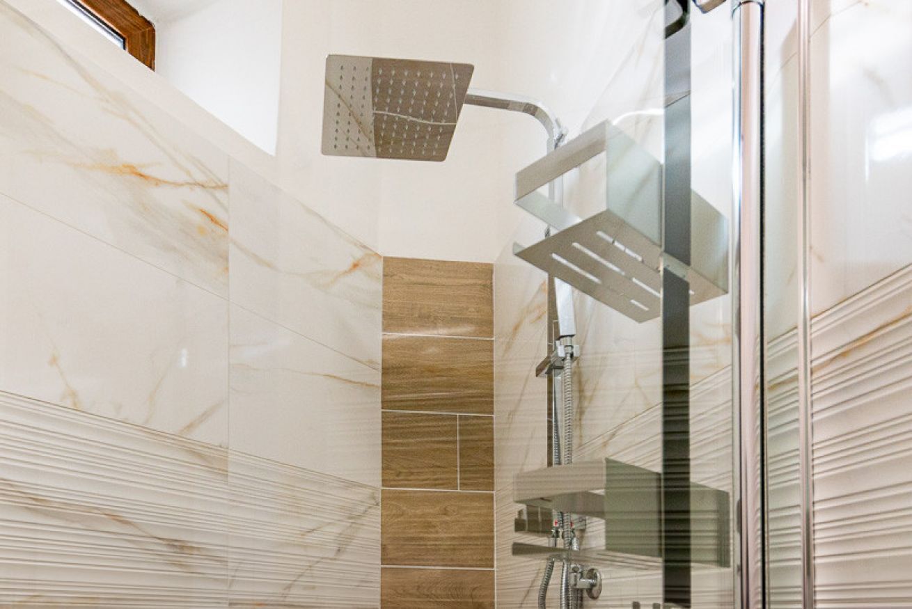 Dusche, Haartrockner, Bidet, Handtücher