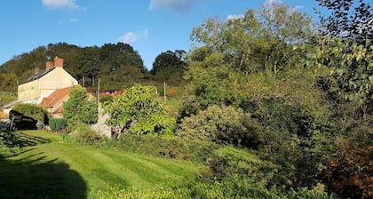 3-4 bed Barn, open living space , pet friendly, rural, with easy access from M4