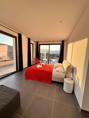 4 bedrooms, iron/ironing board, free WiFi, bed sheets - Villa Porra, 8 Personnes, Piscine à Débordement (Porto-Vecchio)