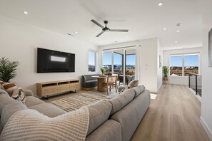 TV, fireplace - The Beach Club: Desert Color Lagoon + Beaches (St. George)