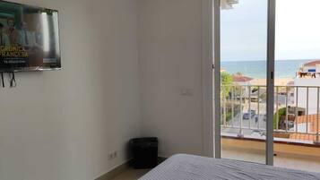 1 chambre, fer et planche Ă repasser, Wi-Fi, draps fournis