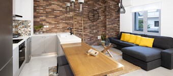 Andos Cozy & Luxury Upgraded Apartments