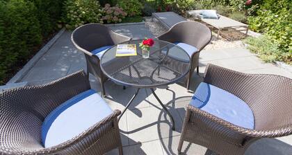 2-Zimmer-Ferienwohnung direkt am Bodensee mit Badeplatz