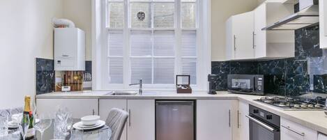 Fridge, microwave, oven, stovetop