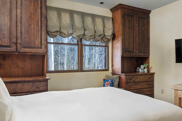 Guest Bedroom One - Winter - Mountain Cottage by InvitedHome | Hot Tub, Ski-In/Ski-Out, Views, Gym (Mountain Village)