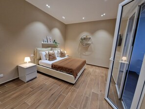 Deluxe Apartment | Travel crib, free WiFi, bed sheets - PICCOLE DONNE (Naples)