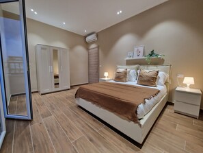 Deluxe Apartment | Travel crib, free WiFi, bed sheets - PICCOLE DONNE (Naples)