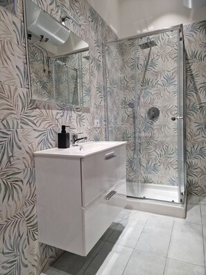 Deluxe Apartment | Travel cot, free WiFi, bed sheets - PICCOLE DONNE (Naples)