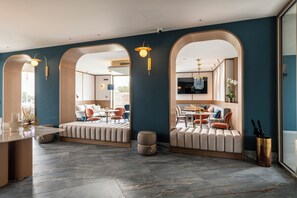 TV connectée de 55 pouces avec chaînes numériques