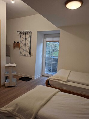 1 bedroom, WiFi, bed sheets - Neumis Ferienzimmer für 2 Gäste in Löbau, Stadtnah - Ruhig - Erholsam (Löbau)
